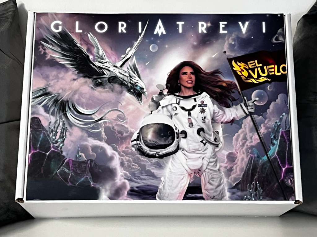 Caja VIP “El Vuelo” – Edición Ultra Limitada - (Celebrity Merch)